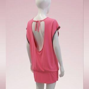 2B Bebe Hot Pink Short Sleeve Top Cover U…